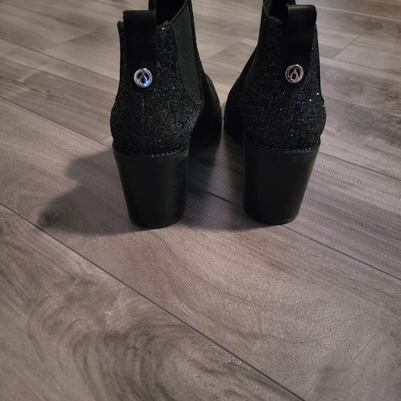 Ankle boots - Picture 2 of 3